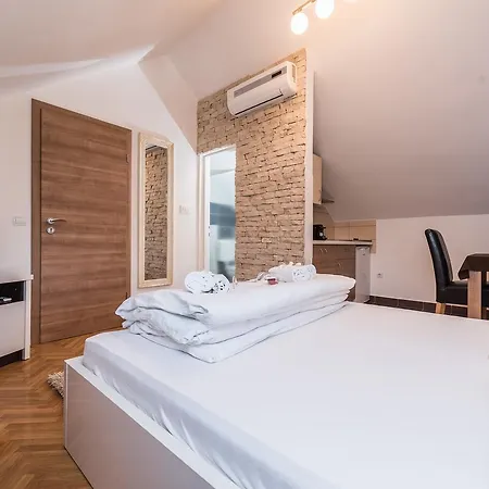 Donat Apartment *